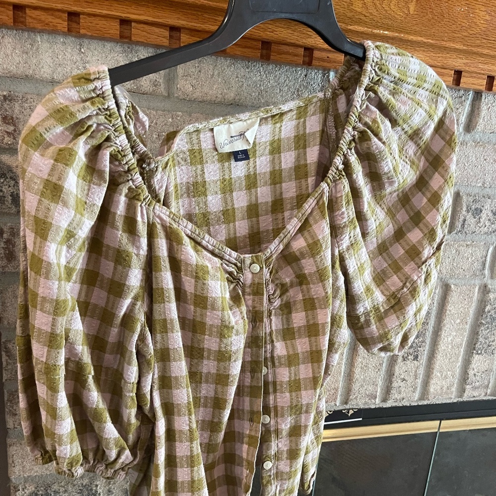 Universal Threads Pink & Green Shirt